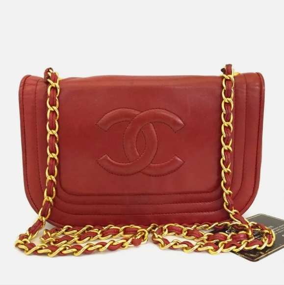 CHANEL Handbags - Chanel Lambskin Crossbody